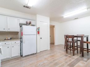 1106 Saucedo ST, Austin TX 78721