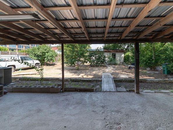 1106 Saucedo ST, Austin TX 78721
