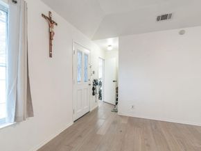1106 Saucedo ST, Austin TX 78721