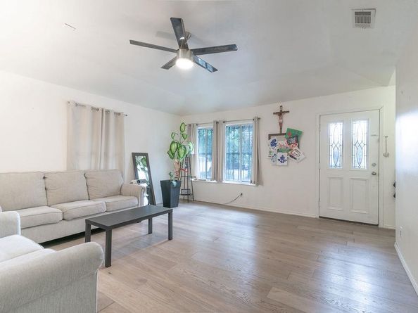 1106 Saucedo ST, Austin TX 78721