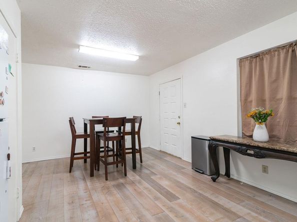 1106 Saucedo ST, Austin TX 78721