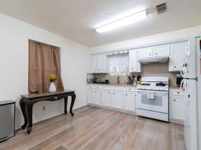 1106 Saucedo ST, Austin TX 78721