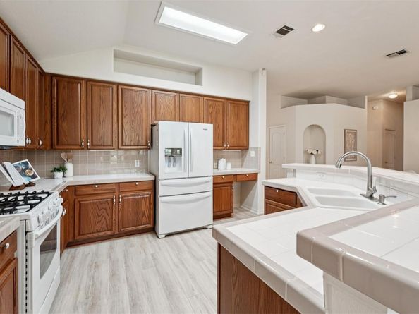 2213 Zoa DR, Cedar Park TX 78613