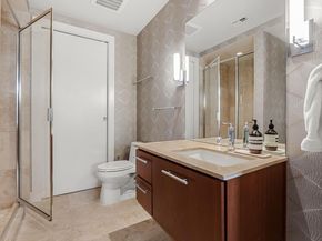 210 Lee Barton DR 308, Austin TX 78704