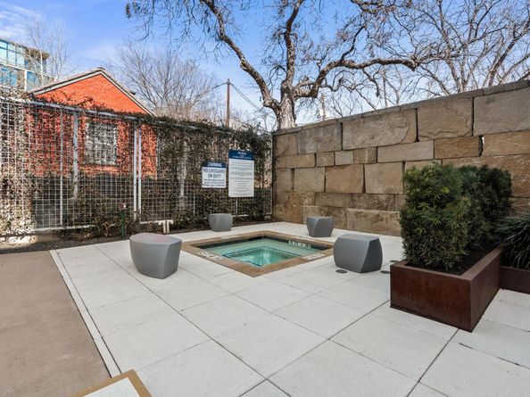 210 Lee Barton DR 308, Austin TX 78704