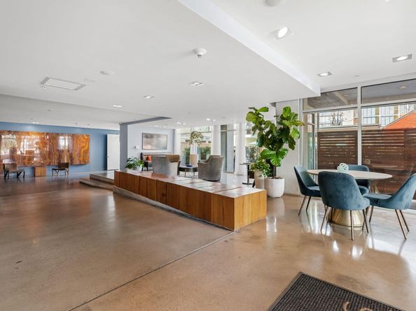 210 Lee Barton DR 308, Austin TX 78704