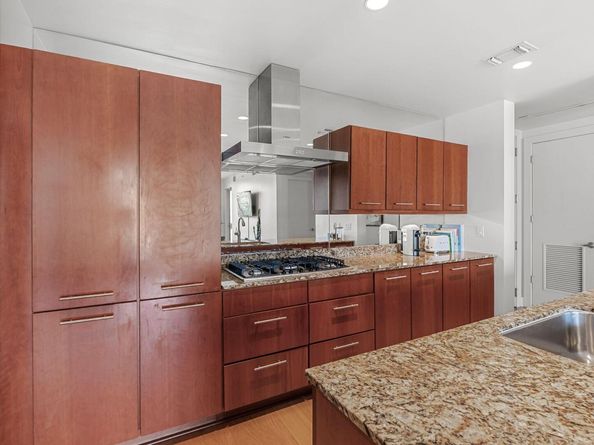 210 Lee Barton DR 308, Austin TX 78704