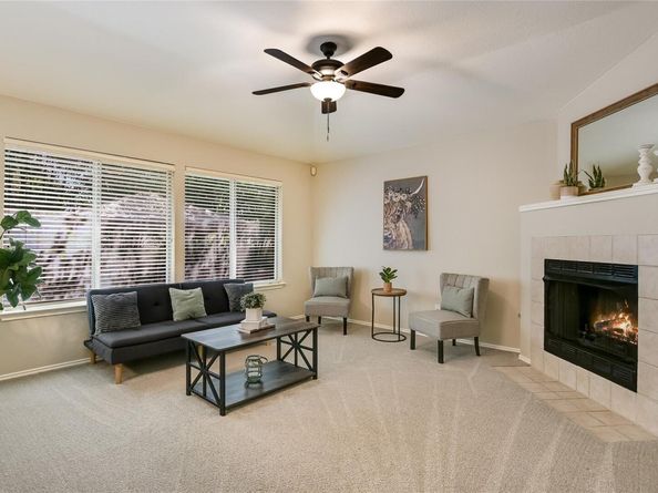 1301 Canna Lily LN, Pflugerville TX 78660