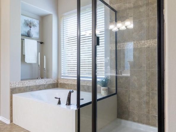 2538 Ravenwood DR, Round Rock TX 78665