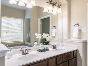 2538 Ravenwood DR, Round Rock TX 78665