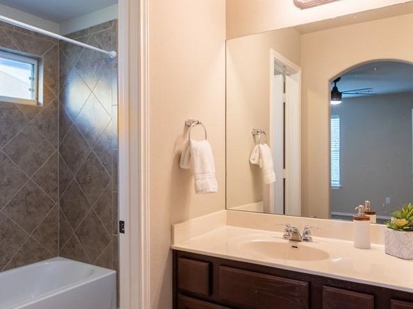2538 Ravenwood DR, Round Rock TX 78665