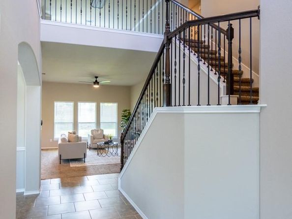 2538 Ravenwood DR, Round Rock TX 78665