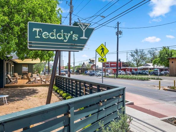 2804 Breeze TER, Austin TX 78722