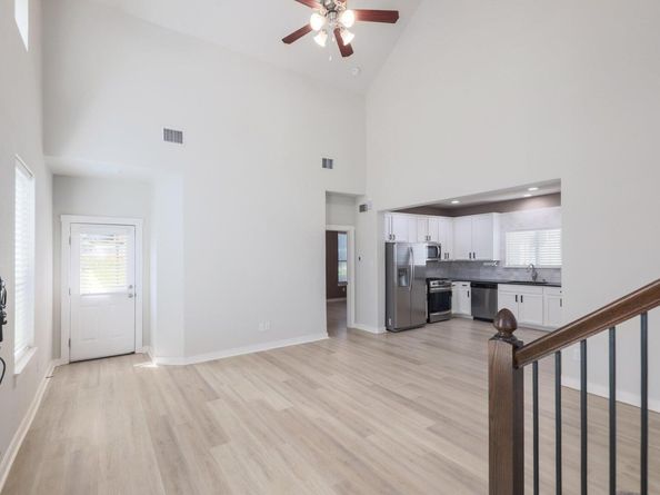 2001 Faro DR 37, Austin TX 78741