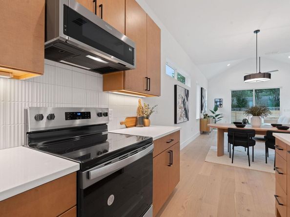 3412 Blumie ST 1, Austin TX 78745