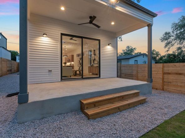 3412 Blumie ST 1, Austin TX 78745