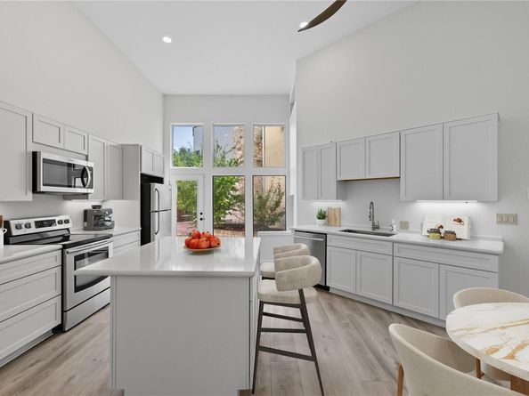 1 Crystal Springs CT G, The Hills TX 78738