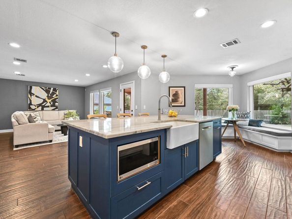 7041 Ridge Oak RD, Austin TX 78749