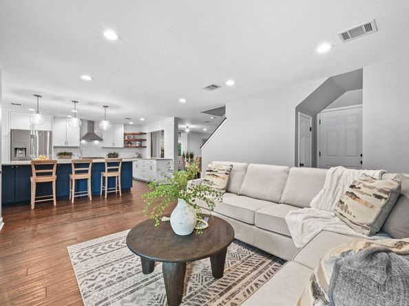 7041 Ridge Oak RD, Austin TX 78749