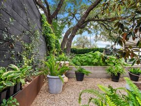 402 Crockett ST, Austin TX 78704