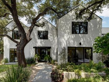 402 Crockett ST
