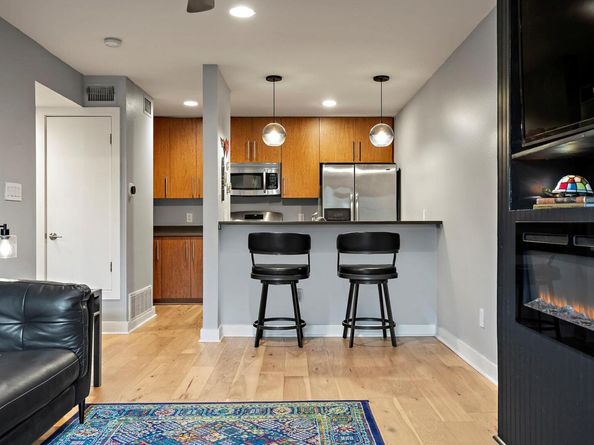 1115 W 10th ST 100, Austin TX 78703