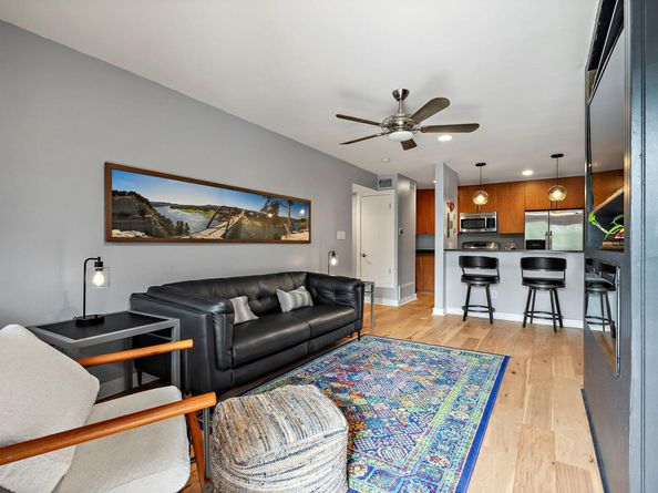 1115 W 10th ST 100, Austin TX 78703