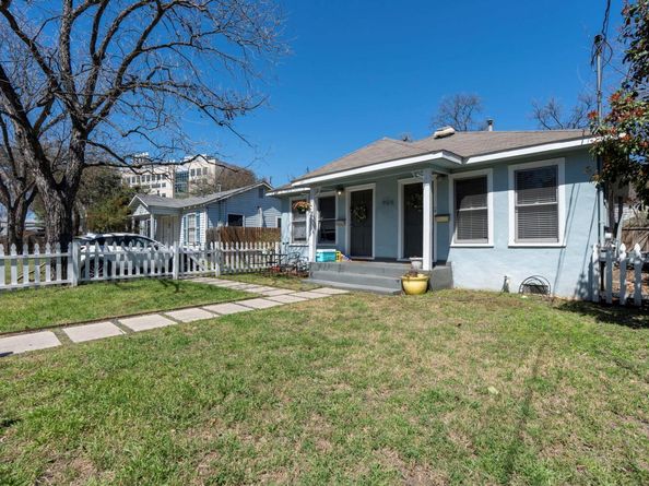 906 Capitol CT A, Austin TX 78756