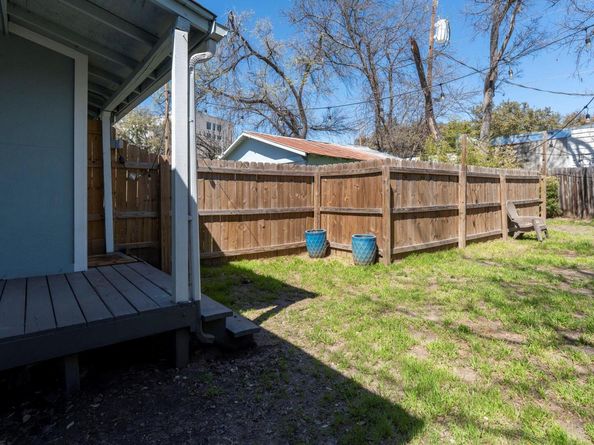 906 Capitol CT A, Austin TX 78756