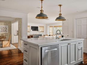 2412 Jarratt Ave, Austin TX 78703