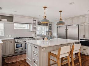 2412 Jarratt Ave, Austin TX 78703