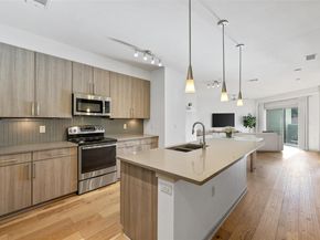 3600 S Lamar BLVD 206, Austin TX 78704