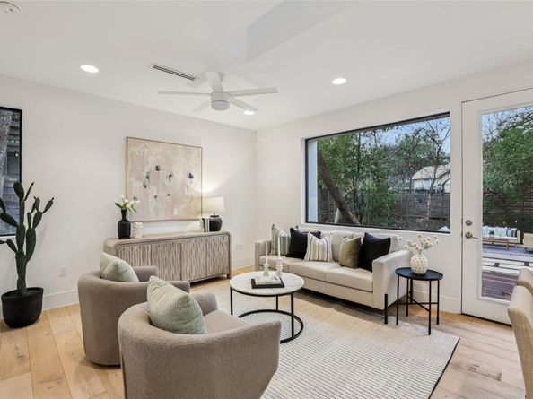 1114 Mariposa DR B, Austin TX 78704