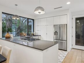 1114 Mariposa DR B, Austin TX 78704