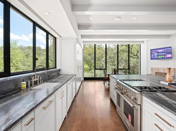 4500 River Wood CT, Austin TX 78731