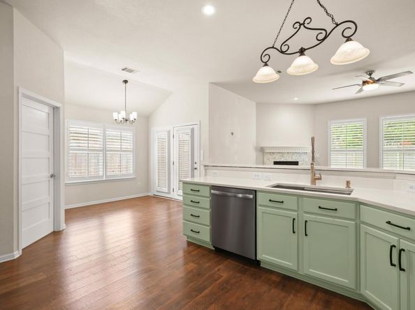 2413 Lou John ST N, Austin TX 78727