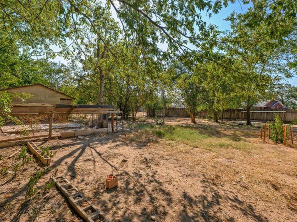 7605 Wood Cliff DR, Austin TX 78745