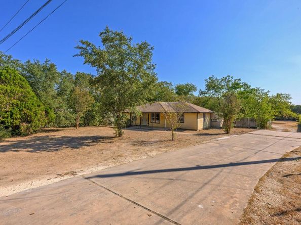 7605 Wood Cliff DR, Austin TX 78745