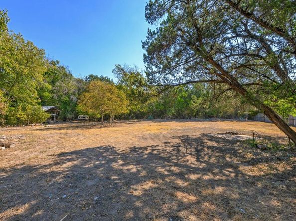 7605 Wood Cliff DR, Austin TX 78745