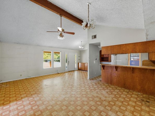 7605 Wood Cliff DR, Austin TX 78745