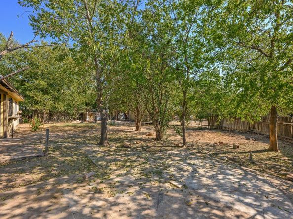 7605 Wood Cliff DR, Austin TX 78745