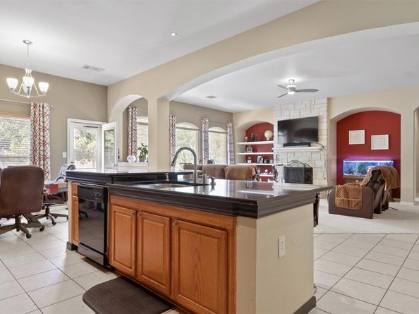 2204 Chincho DR, Pflugerville TX 78660