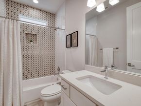 5002 E Pecan Springs RD 7, Austin TX 78723