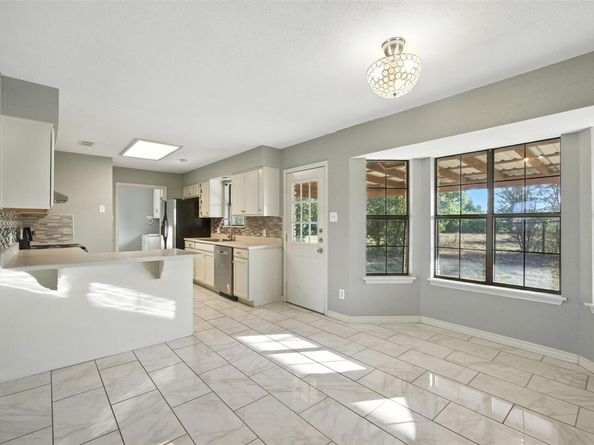 3 Fairview DR, Round Rock TX 78665