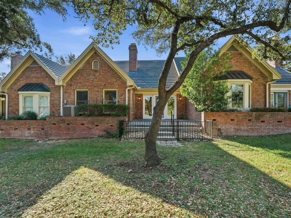 28 Tournament WAY, The Hills TX 78738