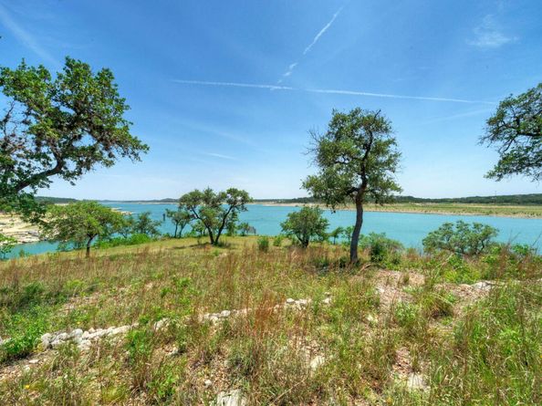8101 Sharon RD, Volente TX 78641