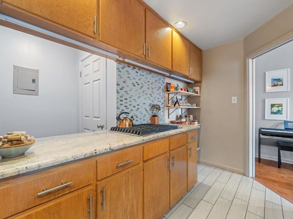 1707 Spyglass DR 110, Austin TX 78746