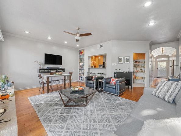 1707 Spyglass DR 110, Austin TX 78746