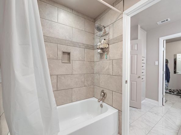 1707 Spyglass DR 110, Austin TX 78746