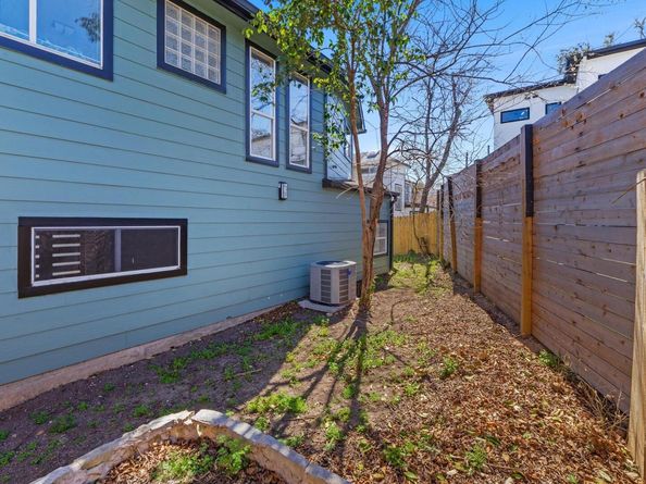 2702 S 2nd ST 1 & 2, Austin TX 78704